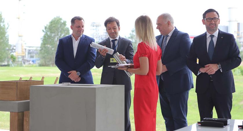 W PKN Orlen rusza budowa instalacji Visbreakingu. Wmurowany został kamień węgielny i kapsuła czasu.