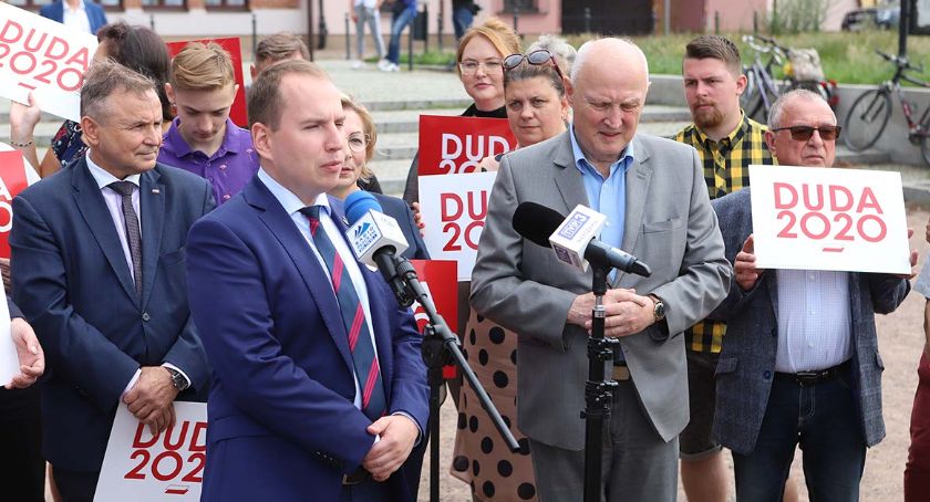 Minister Andruszkiewicz w Płocku. Podsumował kampanię i zachęcał do głosowania na Andrzeja Dudę