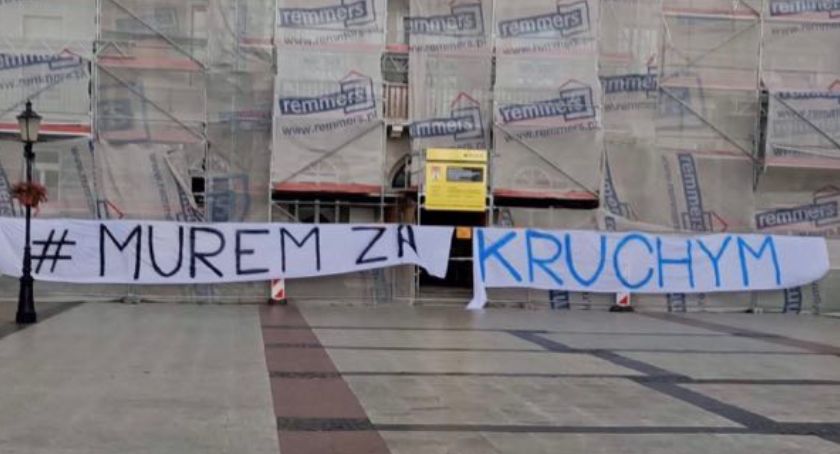 Akcja kibiców Wisły Płock #MuremZaKruchym. Napisali oświadczenie