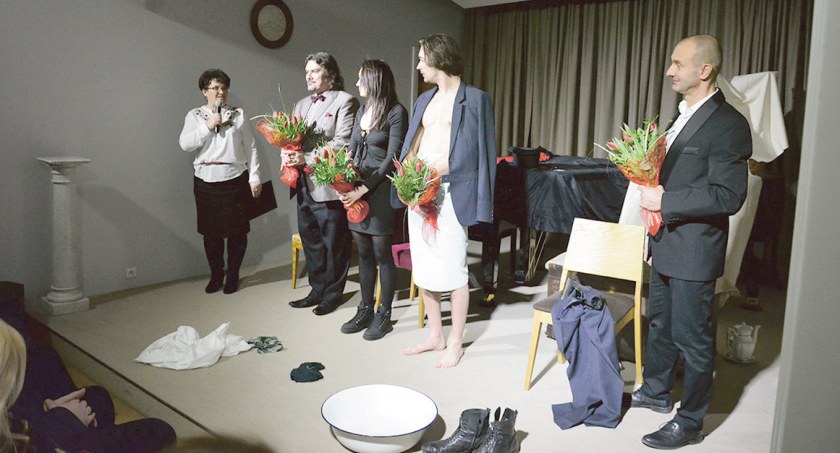 Aktorzy płockiego teatru po spektaklu 