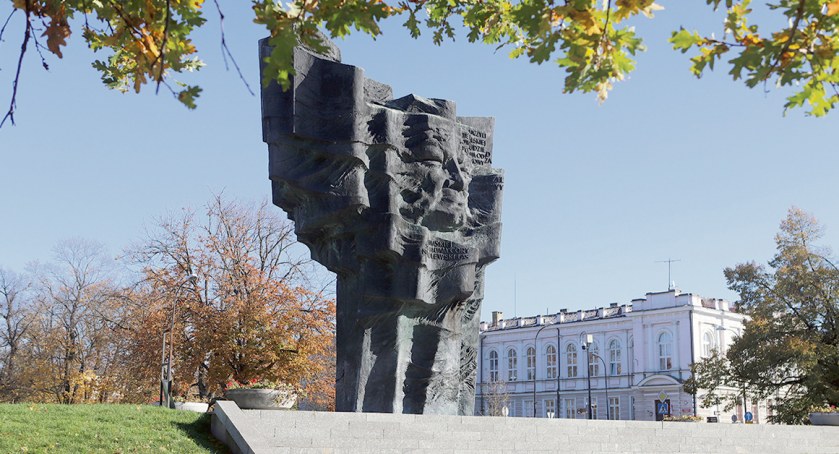 Pomnik Władysława Broniewskiego
