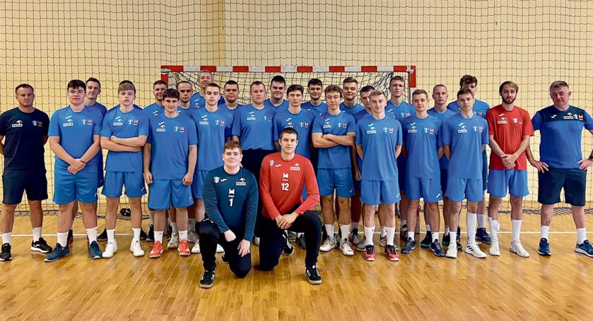 Od lewej: Michał Skórski, Dawid Krześniak, Michał Załęski, Maciek Dąbrowski, Bartosz Antoszek, Filip Piwowarczyk, Krystian Wojkowski, Dominik Kwiecień, Alan Wojno, Kacper Kowalski, Wiktor Paradowski, Karol Trzciński, Mateusz Babecki, Patryk Sobiecki, Szymon Kwasiborski, Szymon Maćkowiak, Szymon Dzie