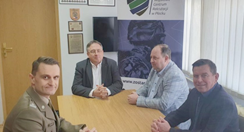 Uczestnicy spotkania organizacyjnego Oddziału Przygotowania Wojskowego w GCE