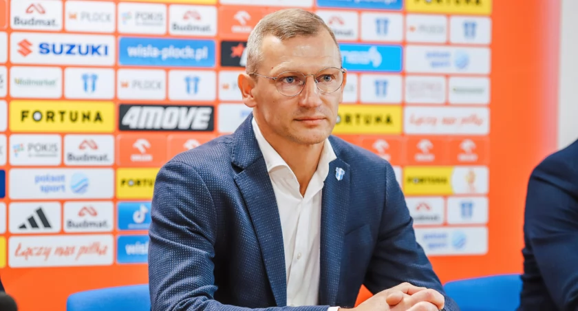 Zaplanowany na piątek na godz. 18.00 mecz Wisła Płock – Chrobry Głogów, będzie debiutanckim pojedynkiem nowego trenera drużyny Dariusza Żurawia