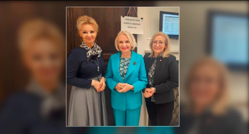 Na zdjęciu posłanki Iwona Kozłowska, Elżbieta Gapińska i Maria Małgorzata Janyska