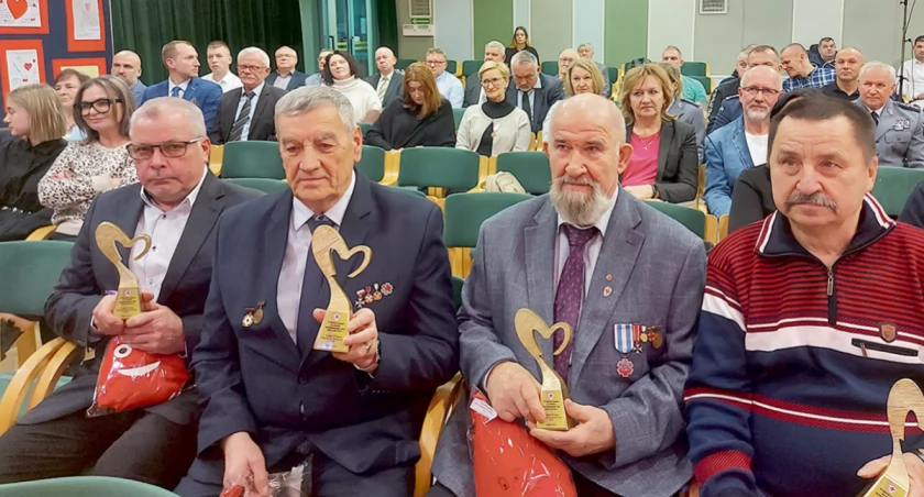 Pięciu krwiodawców, którzy oddali ponad 65 litrów krwi, uhonorowano statuetką „Szlachetne serce”