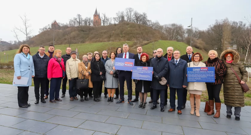 płockim nabrzeżu poznaliśmy kandydatów, którzy wystartują z list PiS-u do Rady Miasta Płocka. Reprezentację przedstawił kandydat na prezydenta miasta tej formacji Piotr Uździcki