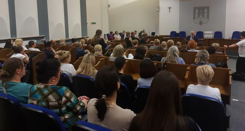 W poniedziałek, 8 kwietnia, odbyło się pierwsze spotkanie prezydenta Płocka Andrzej Nowakowskiego z pracownikami likwidowanego  Levisa