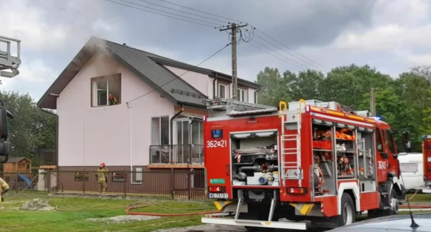 Pożar domu przy ul. Długiej Łącku, powiat płocki