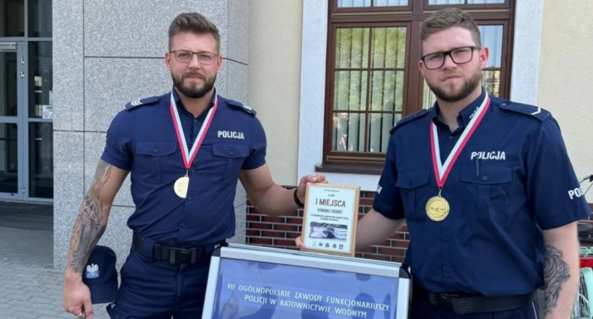 Sierż. szt. Hubert Jaszczak oraz sierż. Bartłomiej Stanisławski z Komendy Miejskiej Policji w Płocku to też najlepsi ratwonicy wodni