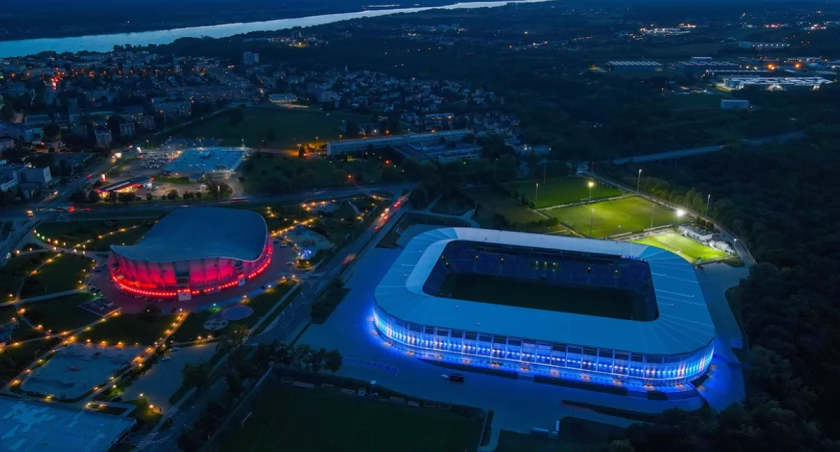 Płock staje się bardzo europejskim miastem. Na Orlen Arenie Liga Mistrzów, a na Orlen Stadionie – Liga Konferencji