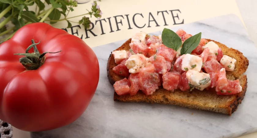 Bruschetta z fetą i pomidorami