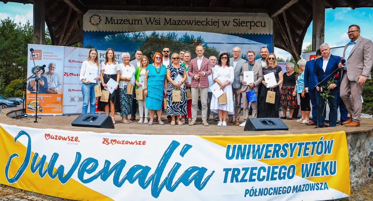Po raz drugi słuchacze Uniwersytetów Trzeciego Wieku z północnego Mazowsza spotkali się na Juwenaliach w Muzeum Wsi Mazowieckiej w Sierpcu