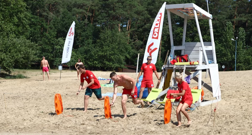 Od 23 czerwca na plaży „Patelnia” i strzeżonym kąpielisku w Grabinie nad bezpieczeństwem wypoczywających czuwać będą ratownicy WOPR