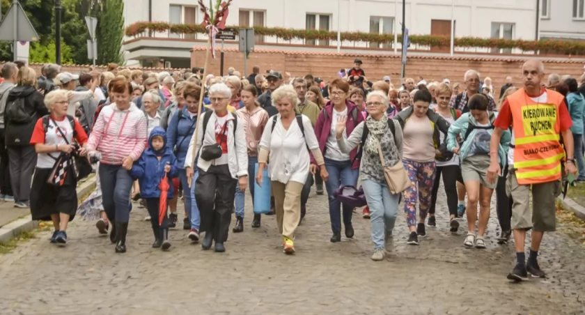 Zdjęcie z wyjścia z Płocka ubiegłorocznej pielgrzymki do Częstochowy