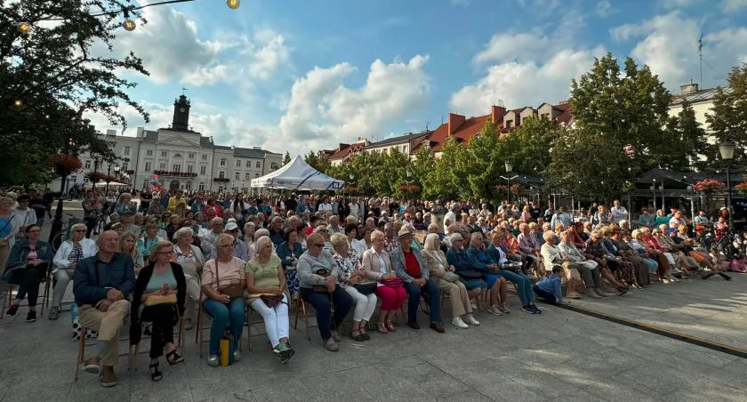 Muzyczne Czwartki przyciągają wielu płocczan