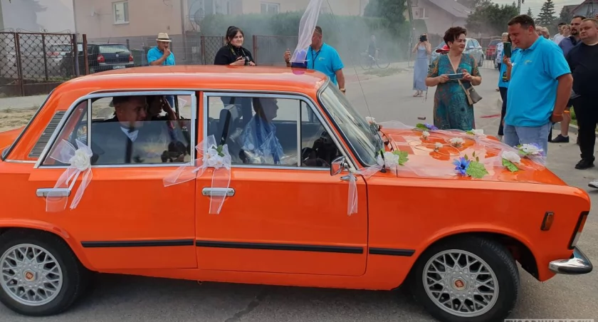 W zeszłym roku para młoda przyjechała na wesele 