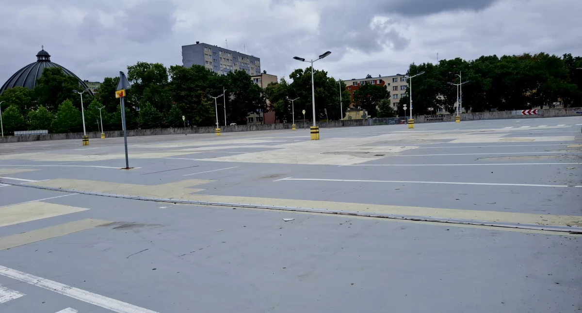 To było już trzecie podejście do wyboru firmy, która miałaby wyremontować górny poziom parkingu przy ORLEN Arenie w Plocku