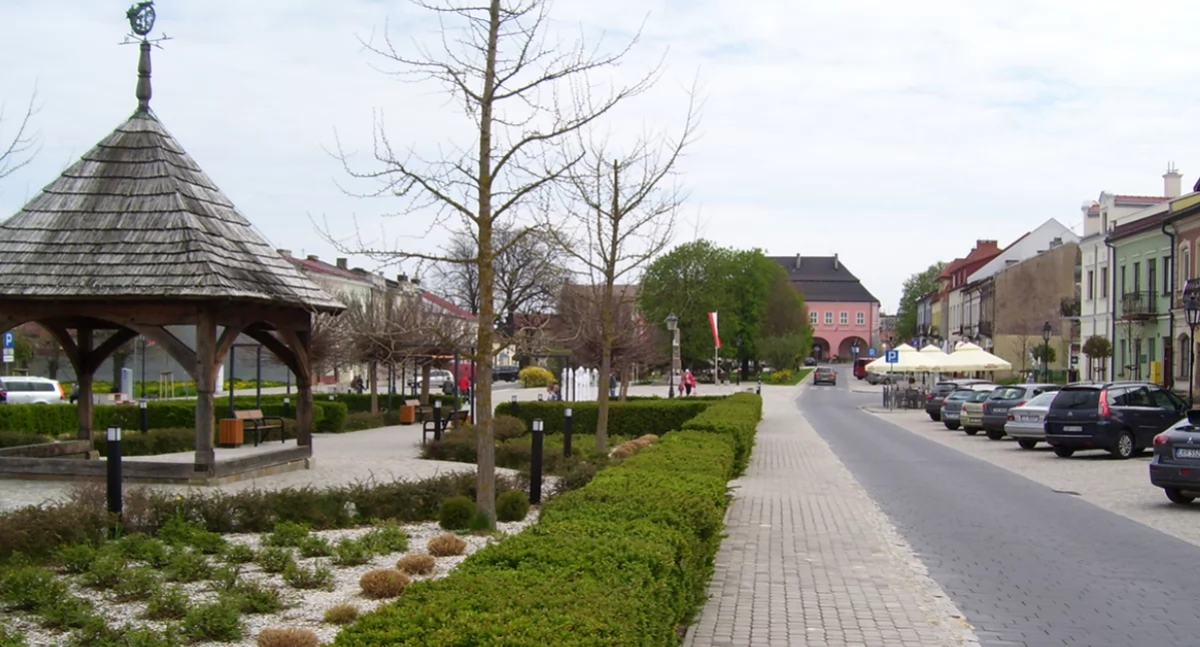Turystyka, Opatów województwie świętokrzyskim Miasto Bursztynowym Szlaku - zdjęcie, fotografia