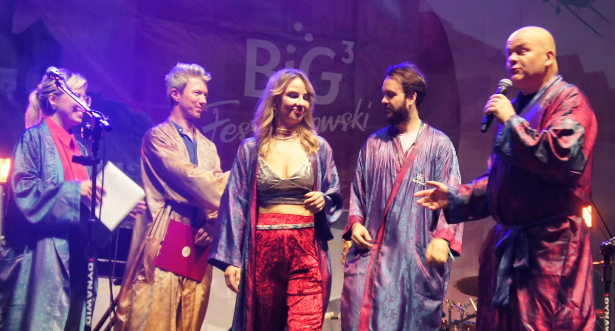 Festiwal otworzyli wspólnie jego twórcy - Alek Pietrzak i Blanka Bednarkiewicz w towarzystwie Andrzeja Nowakowskiego – prezydenta Płocka