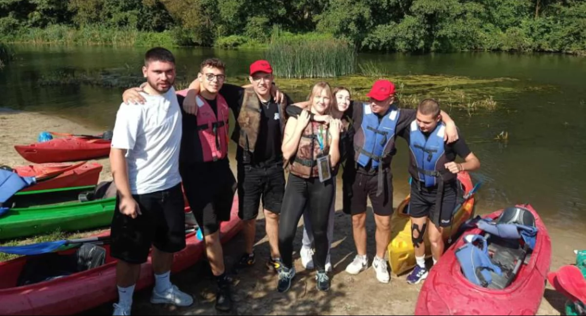 Warto wiedzieć, wyjątkowy spływ kajakowy! Młodzi adepci pożarnictwa popłynęli Skrwą - zdjęcie, fotografia