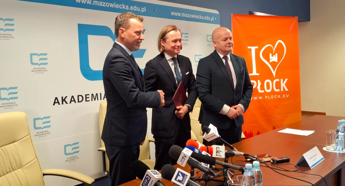 prezydent Płocka Andrzej Nowakowski, wojewoda mazowiecki Mariusz Frankowski, prof. dr hab. n. med. Maciej Słodki 