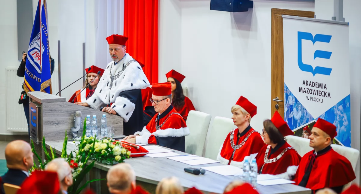 W nowym roku akademickim, w Akademii Mazowieckiej łącznie studiować będzie 1925 studentów, w tym ponad 800 na pierwszym roku 