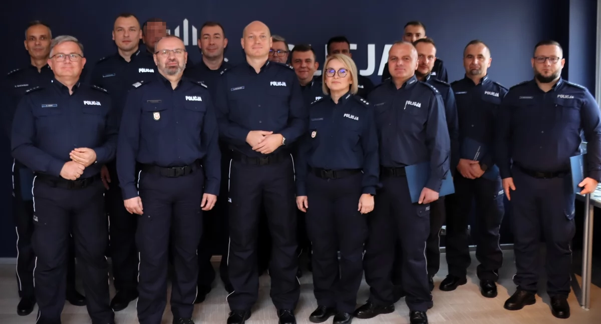 Wiadomości Policja , Policjant Płocka gronie najlepszych detektywów Sierpc również policyjnym topie! - zdjęcie, fotografia