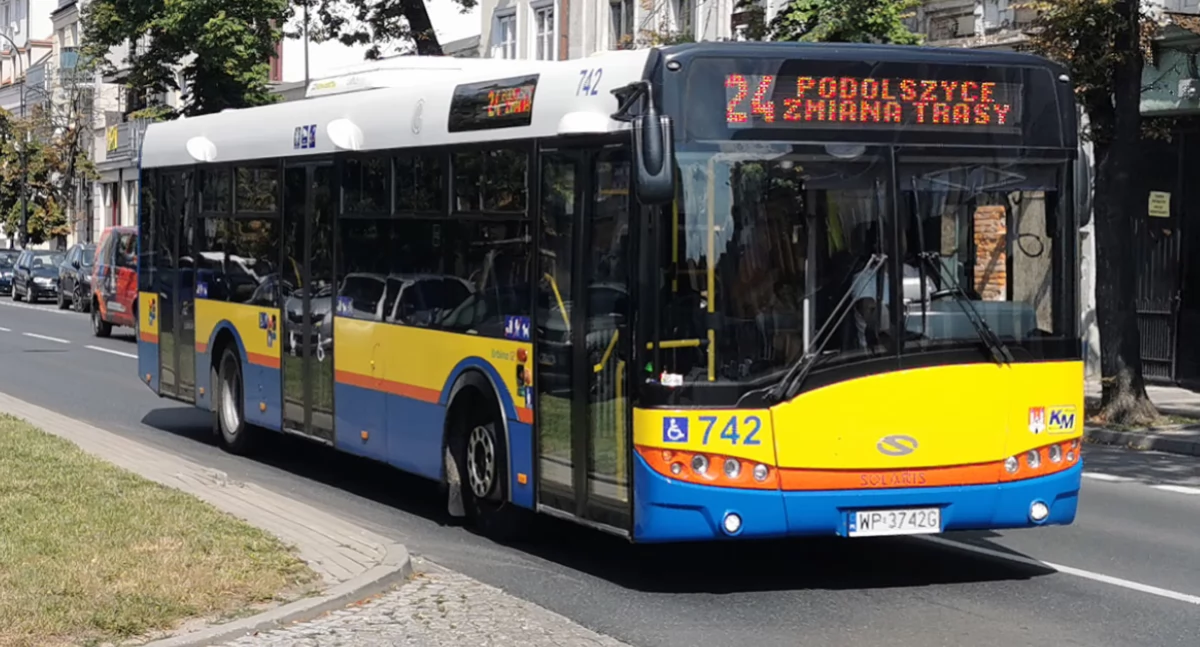 autobusy KM Płock 1 listopada