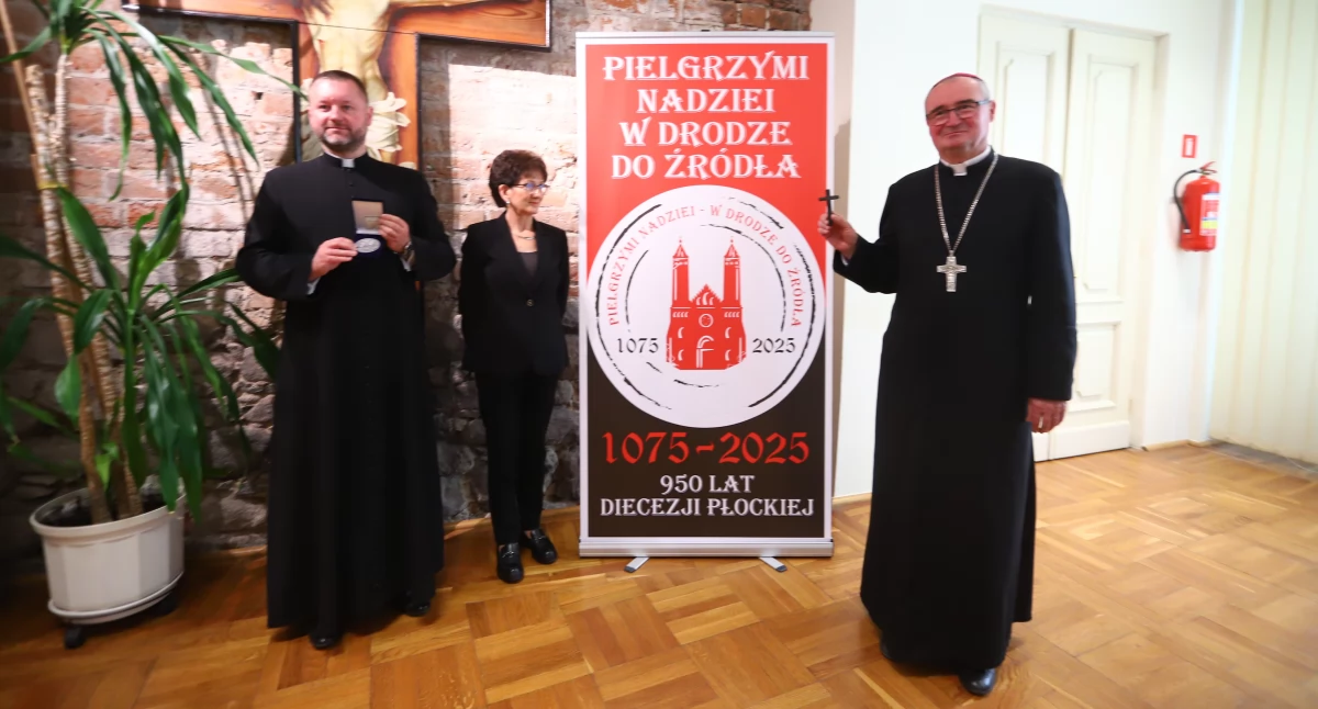 Kościół, Płocku czekają wielkie wydarzenia Diecezja Płocka świętuje lecie swojego istnienia! - zdjęcie, fotografia