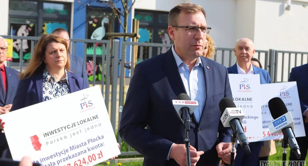 Maciej Małecki podczas jeden z konferencji prasowych PiS