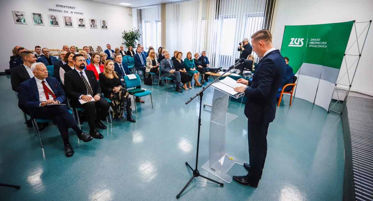 Gospodarcze, Płocka historia Zakładu Ubezpieczeń Społecznych - zdjęcie, fotografia