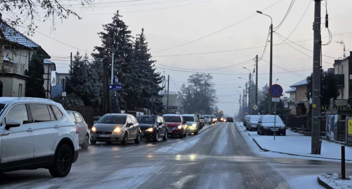 Wypadki, doszło groźnych zdarzeń drogach Płocka okolic koniec - zdjęcie, fotografia