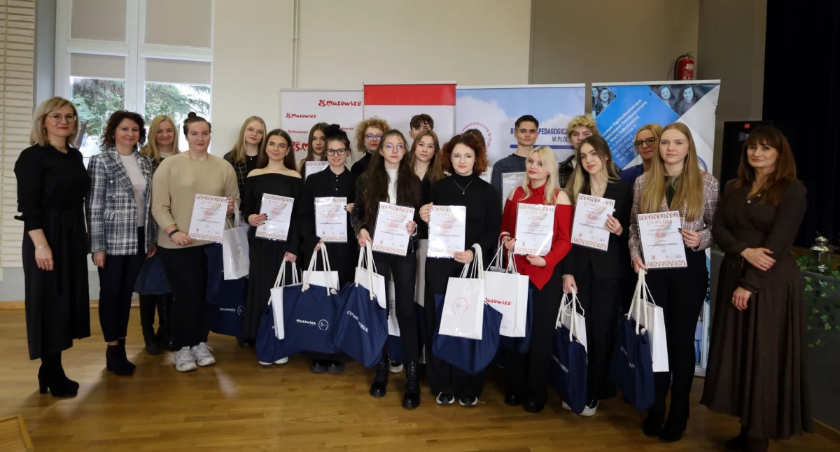 W tegorocznej edycji Biesiady Literackiej swoje utwory zaprezentowało 16 młodych twórców ze szkół ponadpodstawowych
