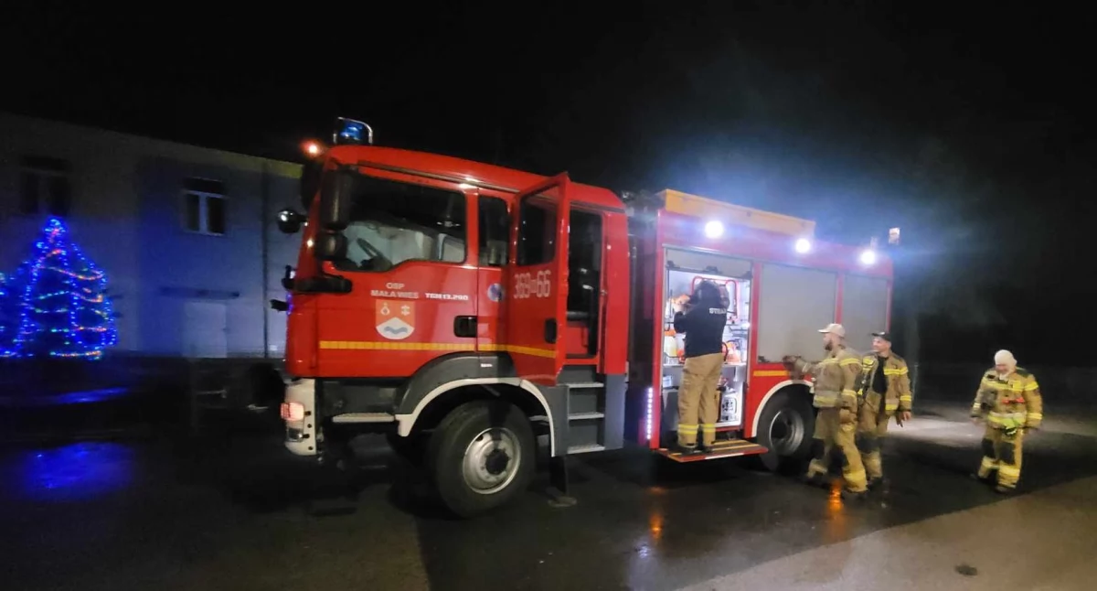 Dziś wieczorem przy Przedszkolu Samorządowym w Małej Wsi pojawił się wóz strażacki