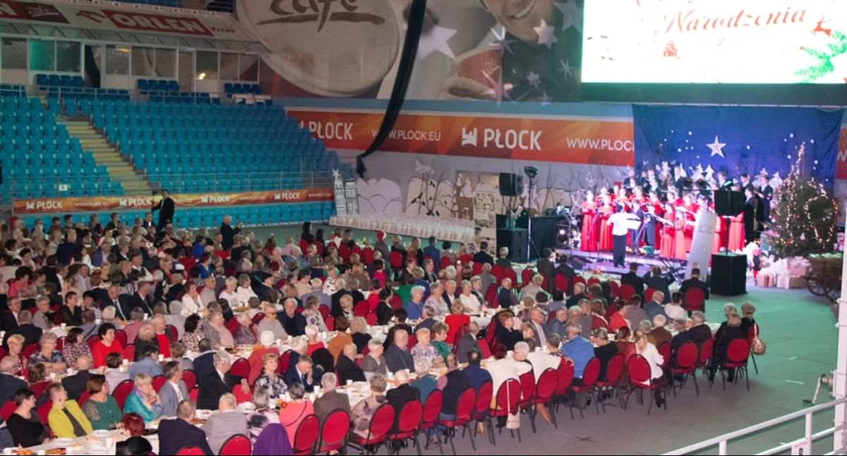 W wigilijnych spotkaniach seniorów organizowanych przez Stowarzyszenie AS rokrocznie uczestniczy blisko 1000 osób