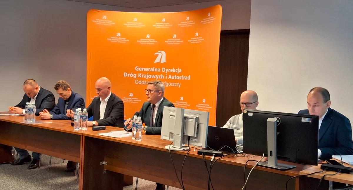 spotkanie konsultacyjne w sprawie przebiegu S10 w okolicach Płocka