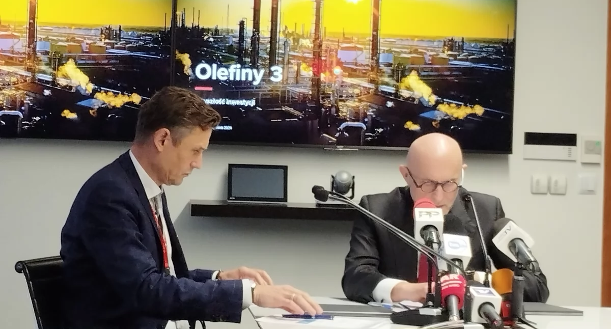  Ireneusz Fąfara, prezes zarządu Orlen (od prawej) oraz Marcin Wasilewski członek zarządu Orlen