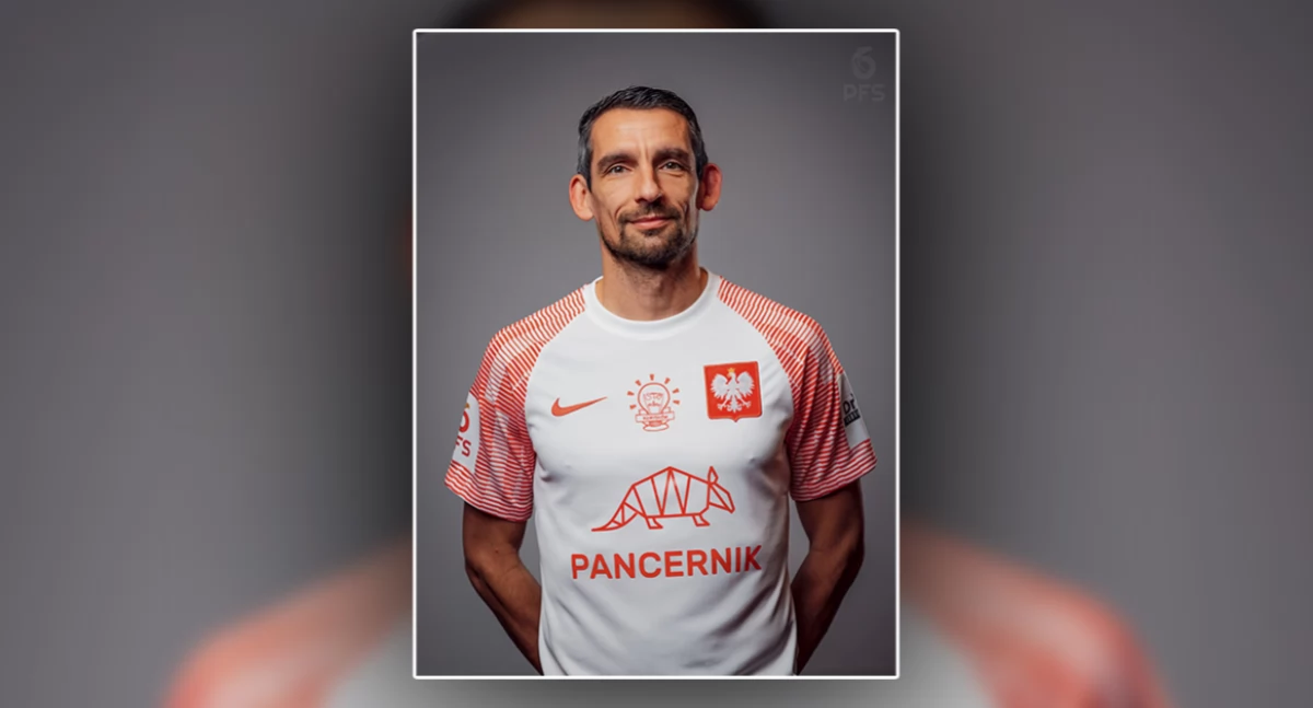 Piłka nożna, Rozmowa Bartkiem Dębickim płocczaninem kapitanem reprezentacji Polski Socca czyli piłce nożnej osobowej zawodnikiem Bartist Toruń mistrzostwach świata Omanie - zdjęcie, fotografia