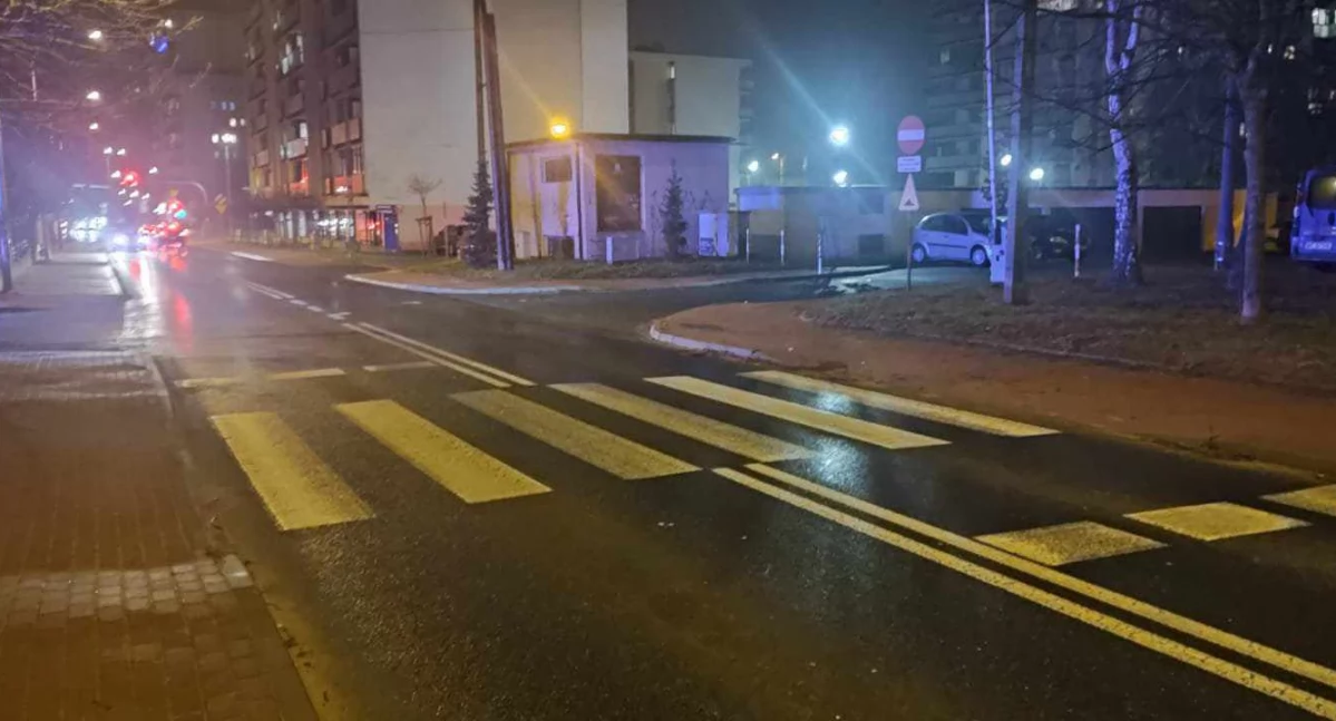 Nastolatka trafiła do szpitala po potrąceniu przez samochód na przejściu dla pieszych na ul. 11-listopada