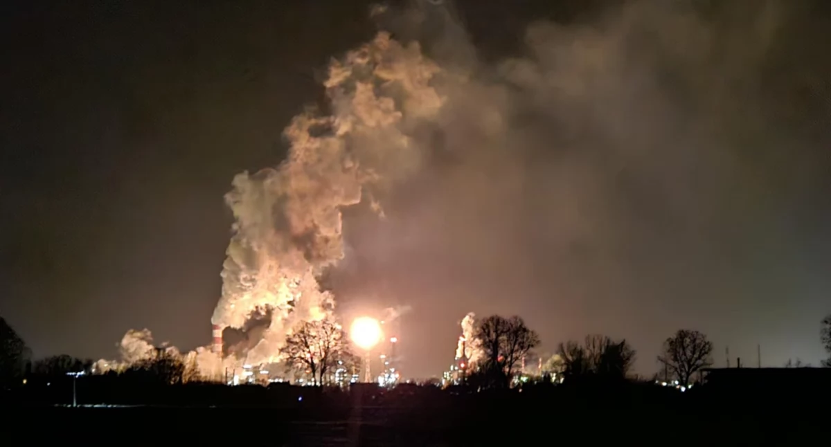 Widok zakładu produkcyjnego Orlenu od strony Bielska