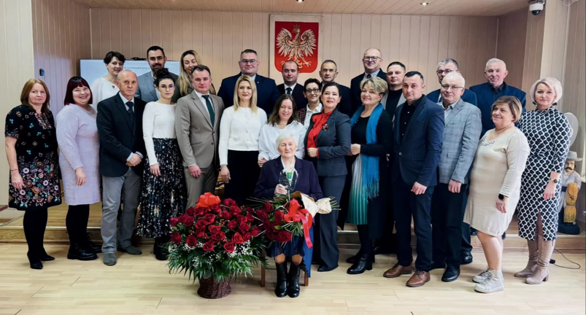 Warto wiedzieć, Agnieszka Jaworska prowadzi Rodzinny Dziecka Została honorowym obywatelem gminy Zawidz - zdjęcie, fotografia