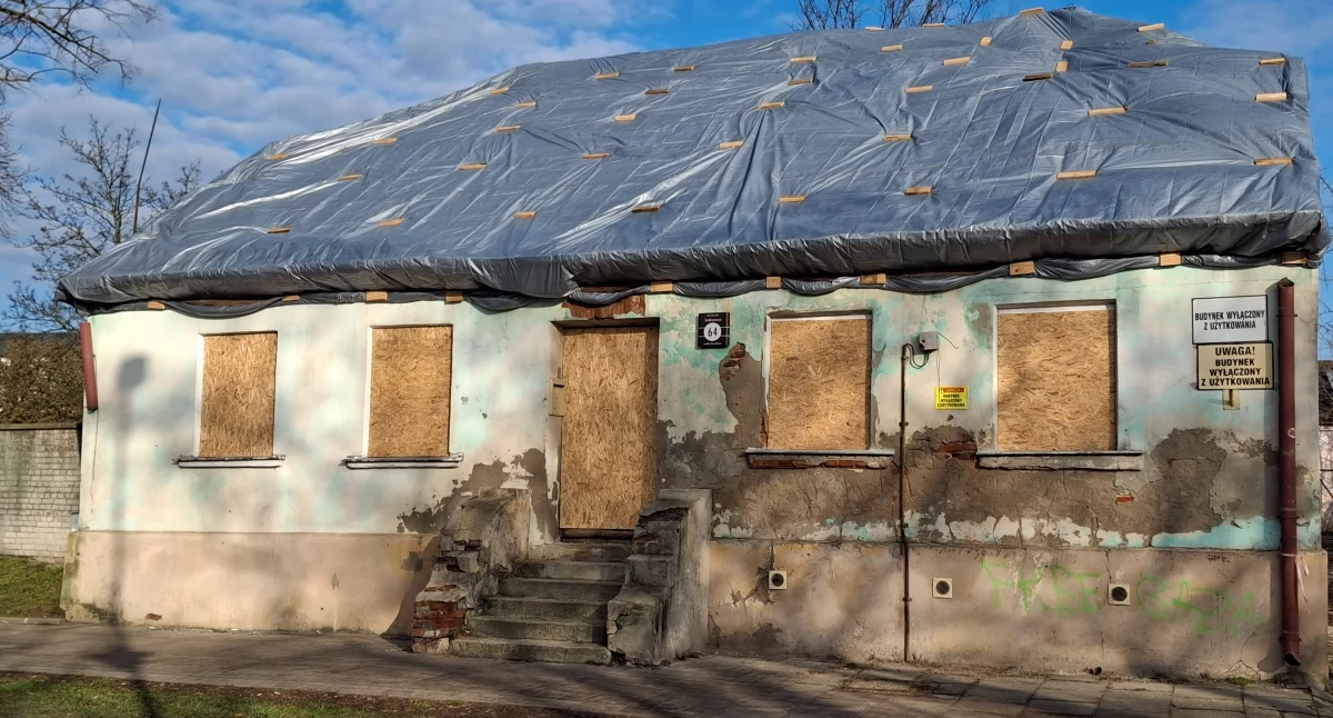 budynek przy ul. Sienkiewicza 64 w Płocku