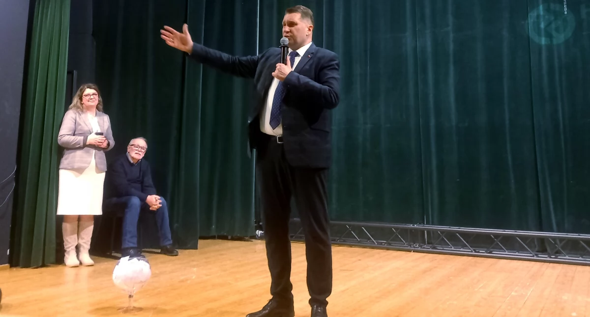 Przemysław Czarnek podczas spotkania w Spółdzielczym Domu Kultury w Płocku