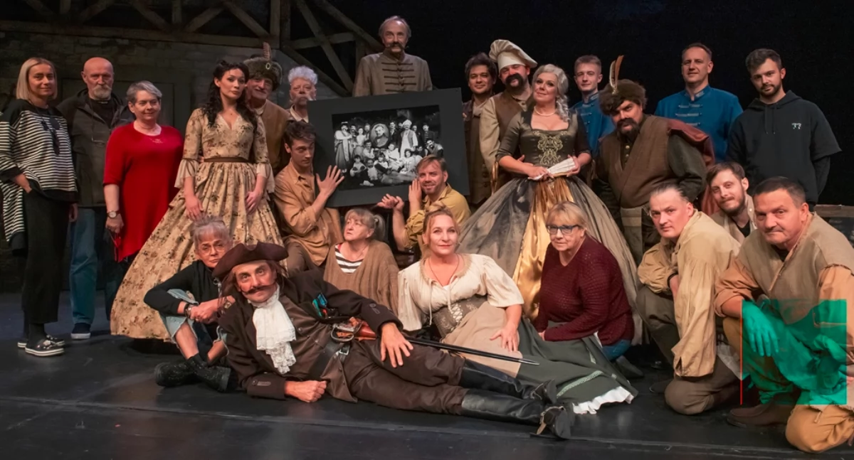 Teatr, „Zemstę” płockim teatrze - zdjęcie, fotografia