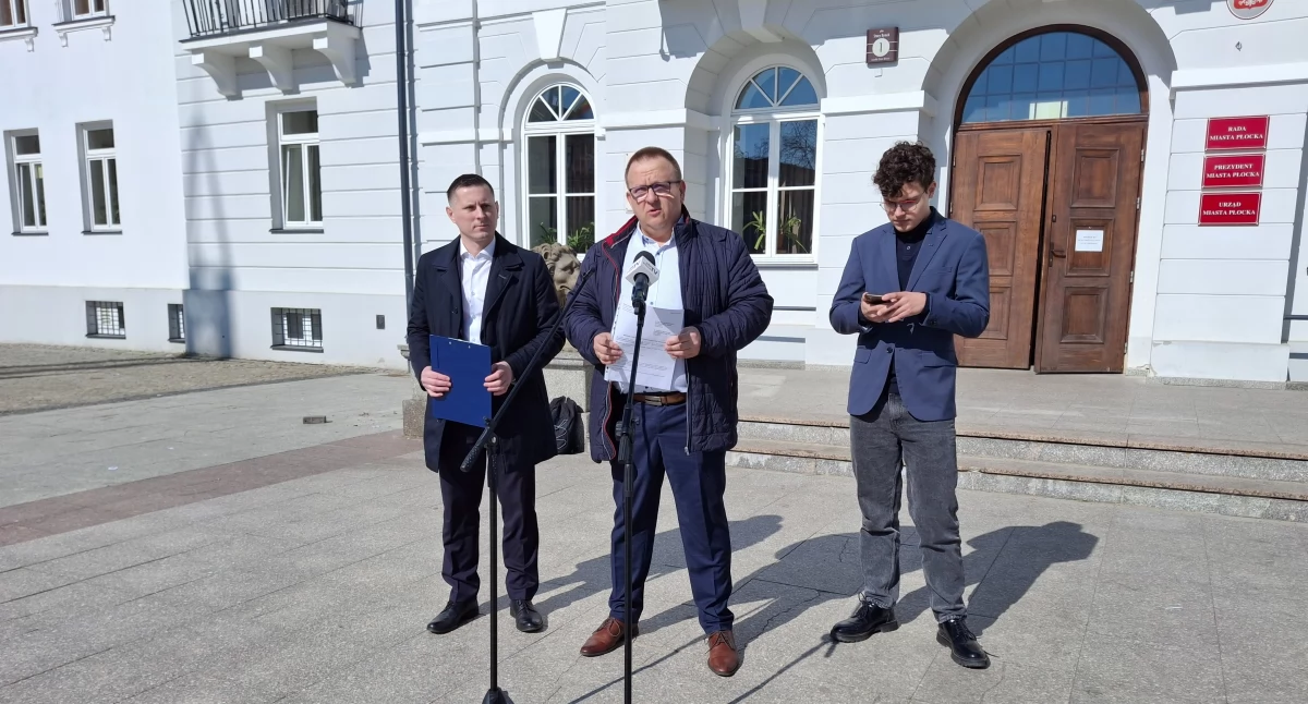 Dzieje się w Płocku, Płocku będą konsultacje społeczne Chodzi cudzoziemców - zdjęcie, fotografia