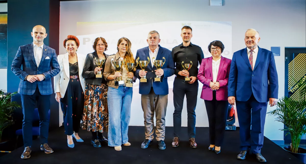 Dzieje się w Płocku, Powiatowa Sportu Szkolnego Nagrody trenerów nauczycieli szkół - zdjęcie, fotografia