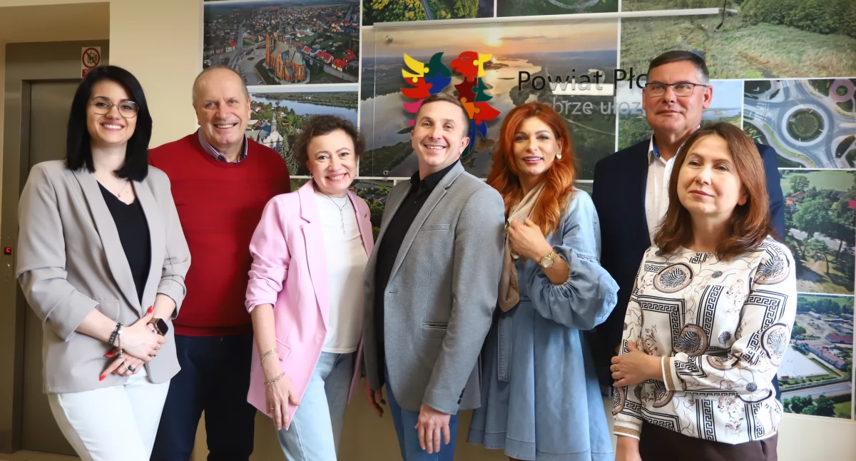 Warto wiedzieć, Nadzwyczajne spotkanie Starostwie Powiatowym Płocku Nadszedł abyśmy mogli odwdzięczyć! - zdjęcie, fotografia