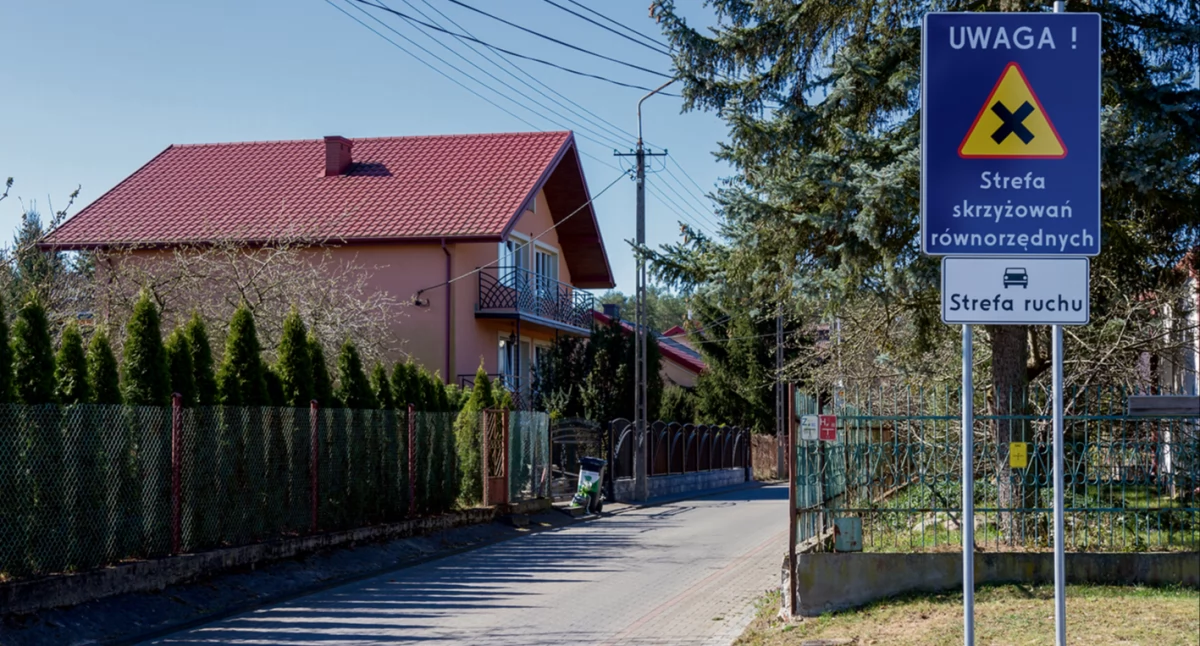 Warto wiedzieć, sposób poprawienie bezpieczeństwa ruchu montowanie gdzie popadnie śpiących policjantów - zdjęcie, fotografia