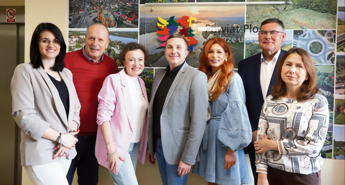 Akcja społeczna, Tygodnik Płocki podziękował Domom Pomocy Społecznej akcję świąteczną - zdjęcie, fotografia